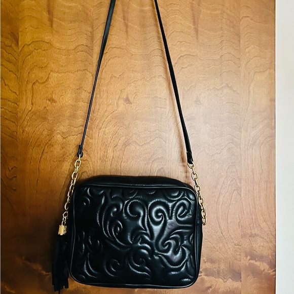 L.J.S. COLLECTION NWOT Square Quilted Faux Leather Crossbody Bag in Black Color - Picture 9 of 15